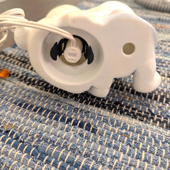 Vintage "Precious Moments Some Bunny Loves You" Ceramic Night Light - Picture 4 of 8